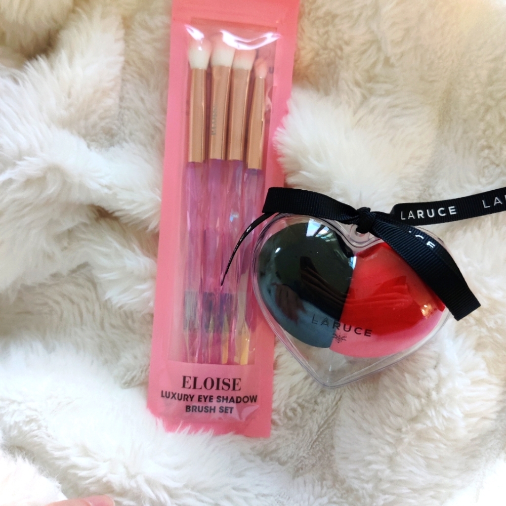 Bundle Laruce Beauty makeup sponges & Eloise eyeshadow brushes NEW